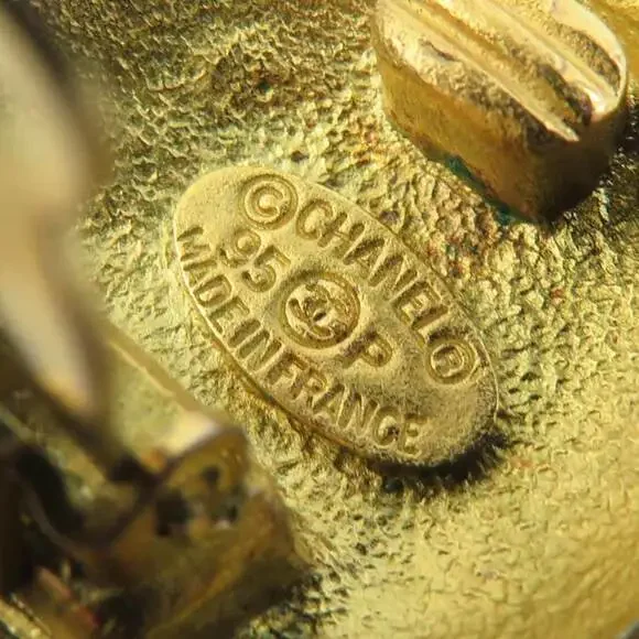 Chanel Cc Logo Clip-On Earrings Gold- #250193C51B - Picture 7 of 8